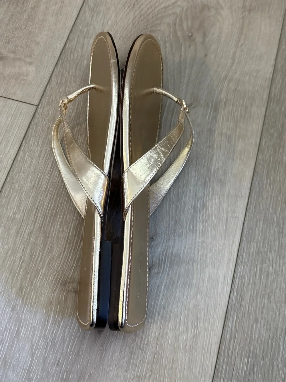 NWOB  $178 Tory Burch Classic Flip Flop Sparkle Gold Sz 10 Logo